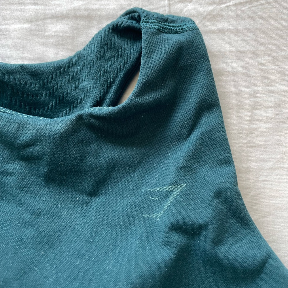 Gymshark sports bra 🤍 - Picture 3 of 4